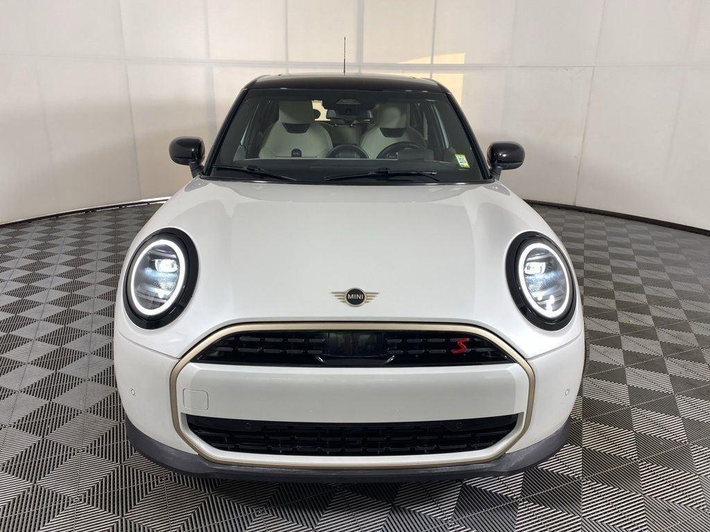 Used 2025 White Metallic MINI Signature Plus image 7