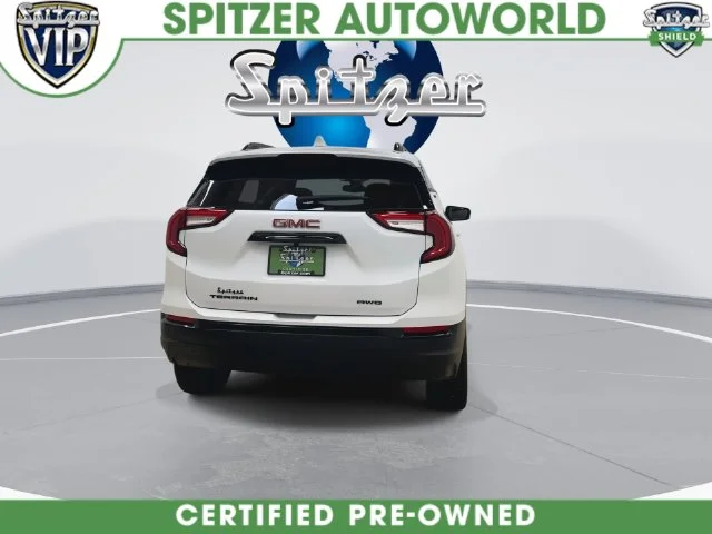 Used 2024 White GMC SLE image 13