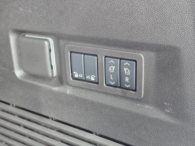 Used 2025 Beige Chevrolet Premier image 13