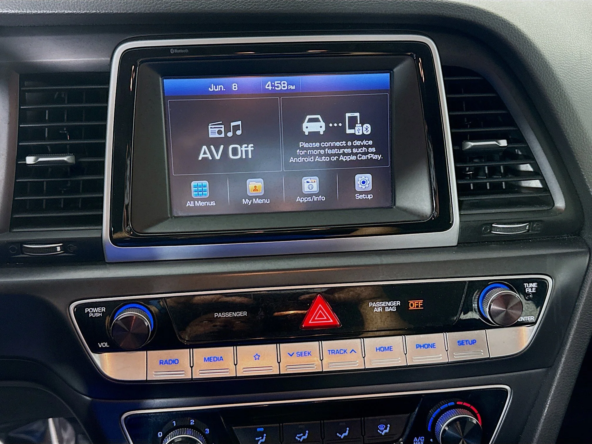 Used 2018 Phantom Black Hyundai SE image 14