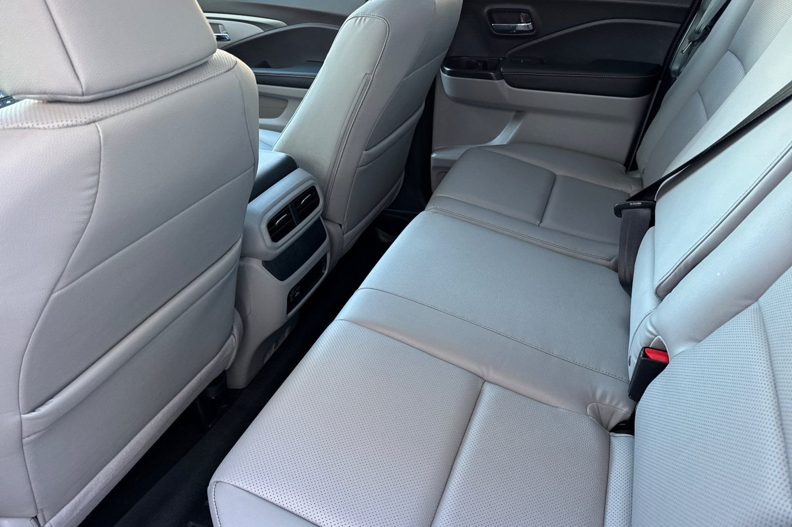 New 2026 Platinum White Pearl Honda RTL image 13