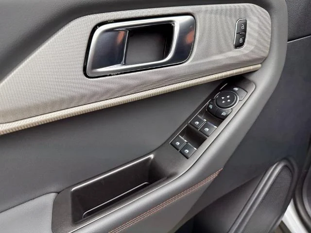 New 2026 Space White Metallic Ford Active image 10