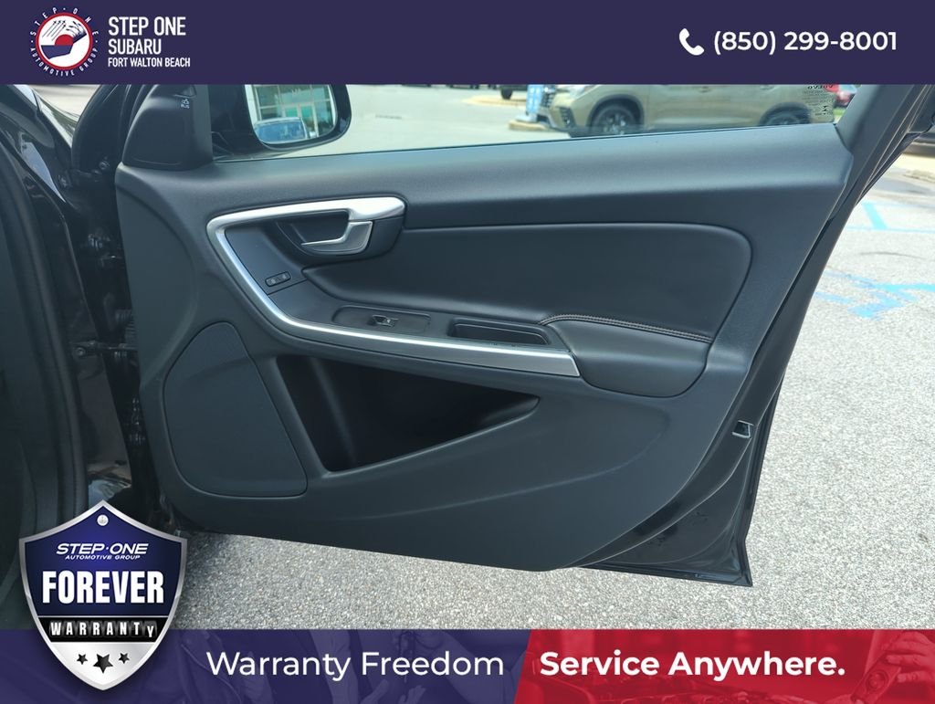 Used 2018 Black Volvo T5 image 34