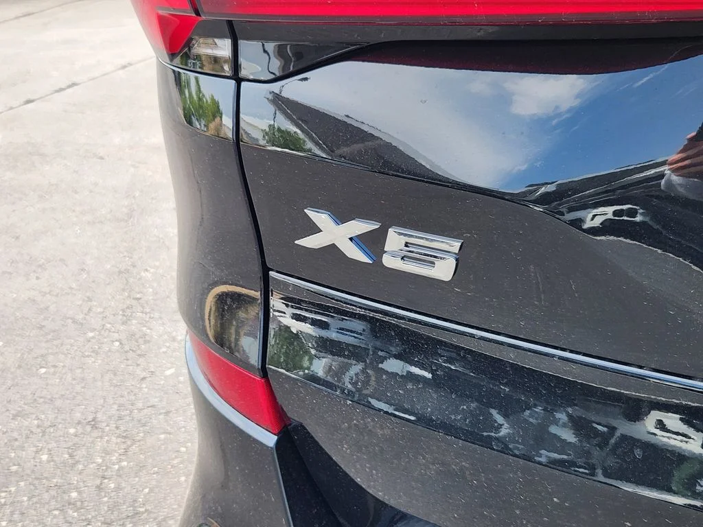 New 2026 Black Sapphire Metallic BMW xDrive40i image 20