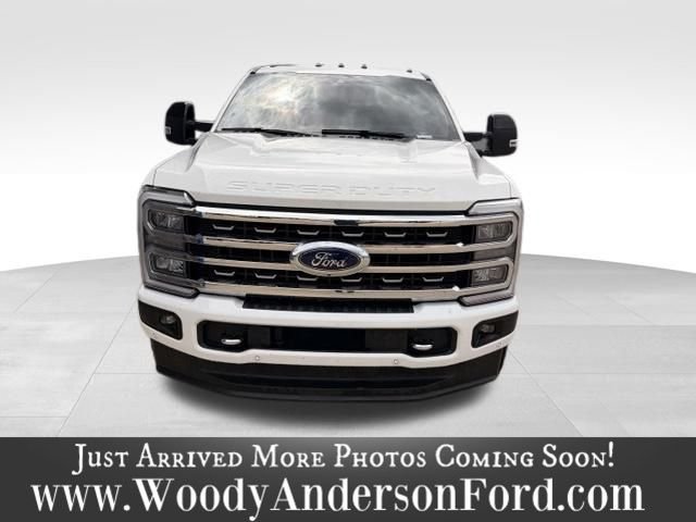 Used 2024 Star White Ford King Ranch image 3