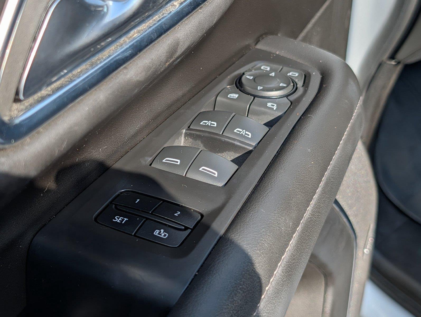 Used 2023 Summit White Chevrolet Z71 image 16