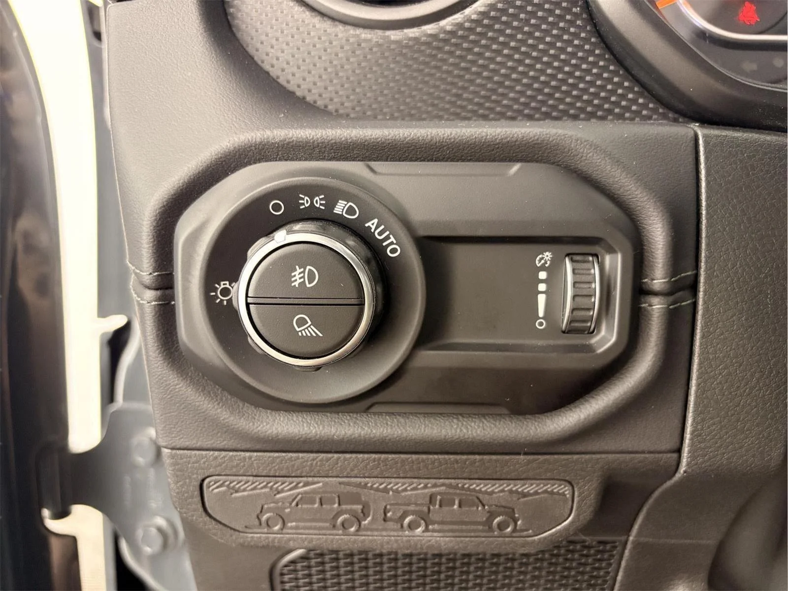 Used 2024 Anvil Clear Coat Jeep Mojave image 31