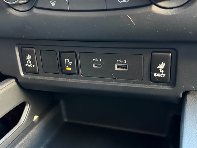 Used 2023 White Nissan SV image 23