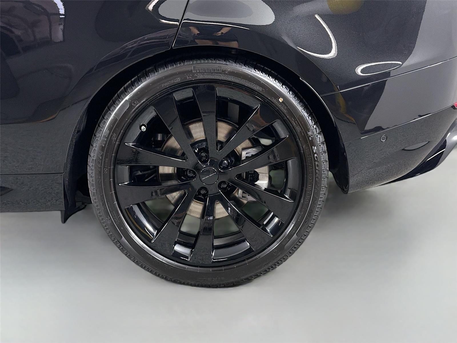 New 2026 Santorini Black LAND ROVER Dynamic SE image 28