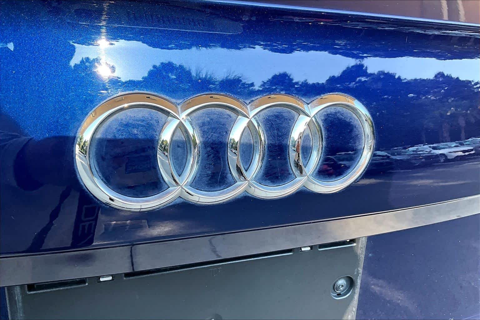 Used 2020 Navarra Blue Metallic Audi Premium image 31