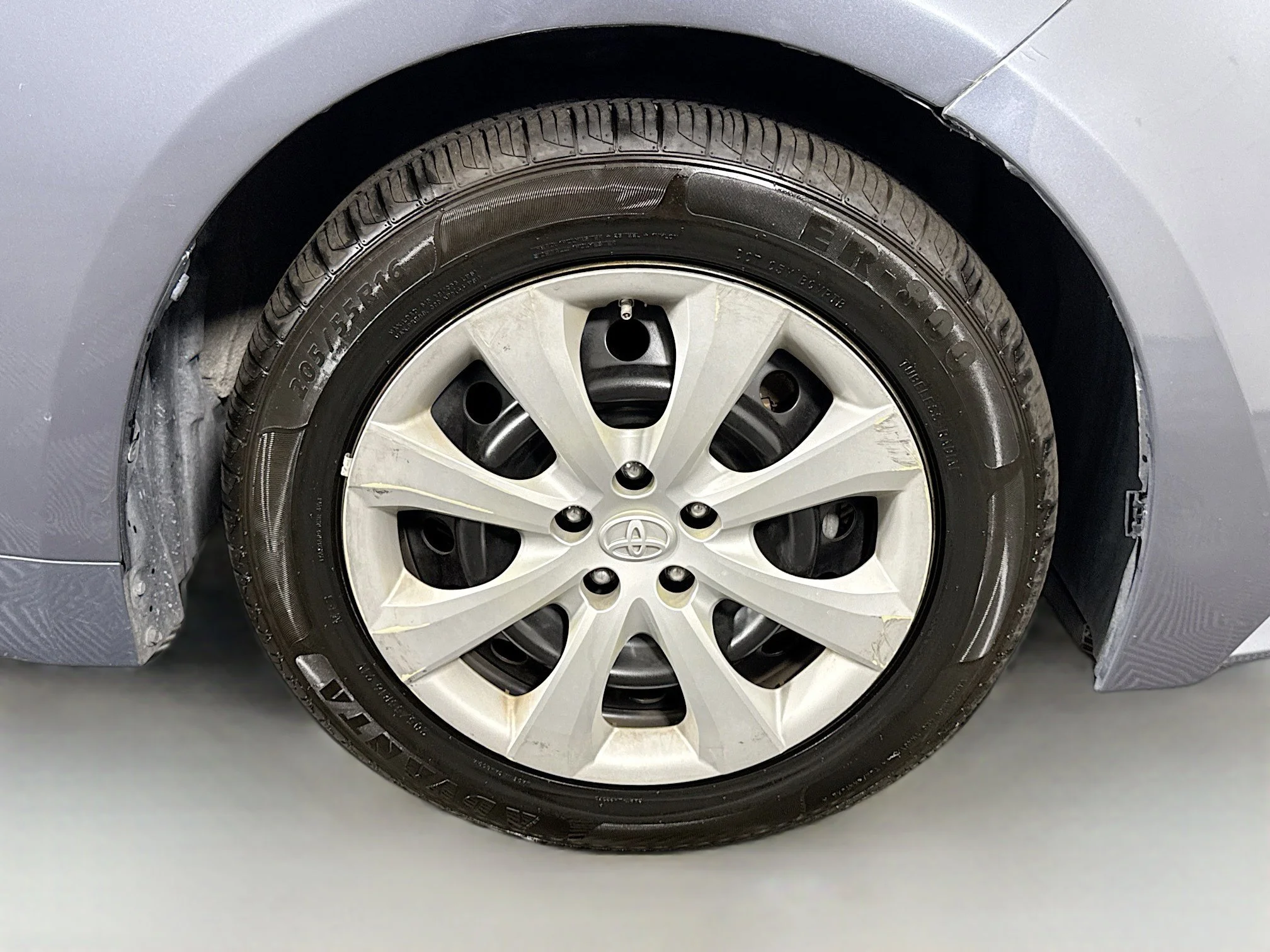 Used 2022 Celestite Toyota LE image 27