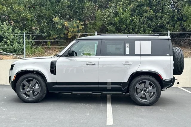New 2026 Borasco Grey Land Rover X-Dynamic SE image 2