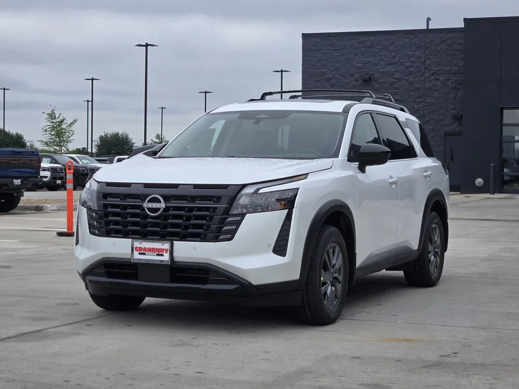 New 2026 Everest White Pearl TriCoat Nissan SV image 2