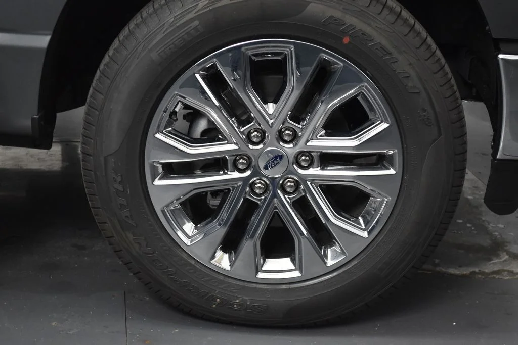 New 2026 Gray Ford XLT image 29