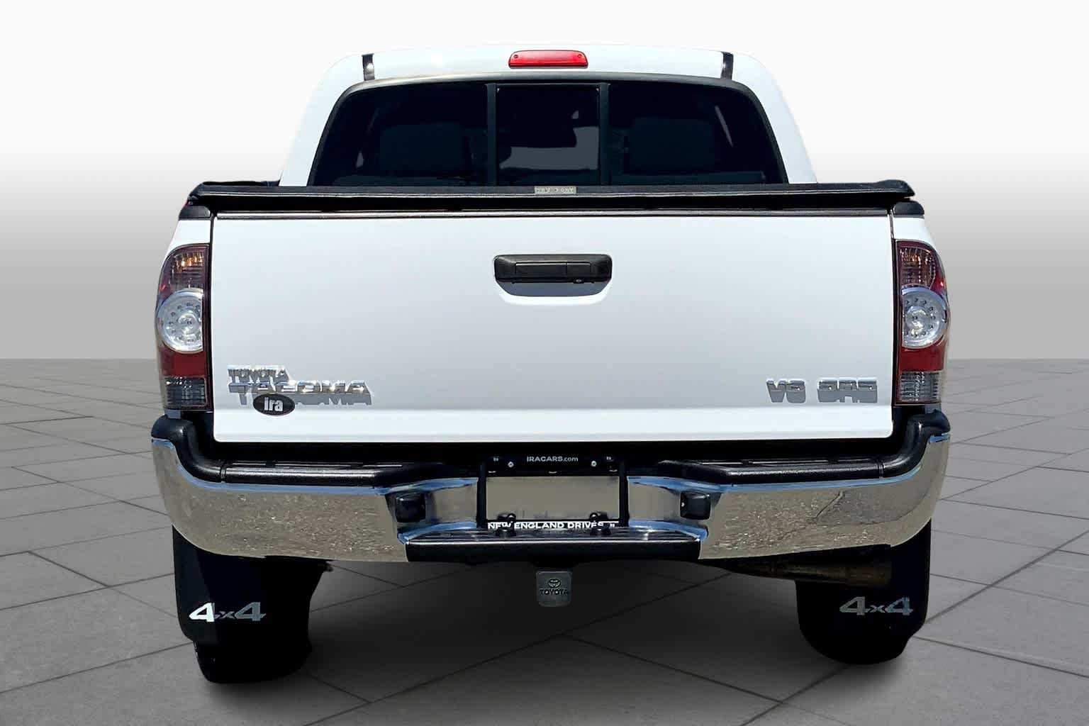 Used 2013 Super White Toyota  image 5