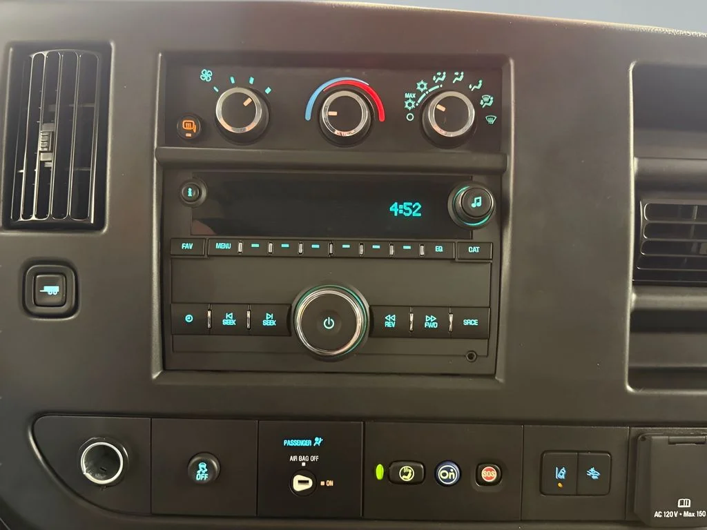 Used 2025 White GMC Work Van image 19