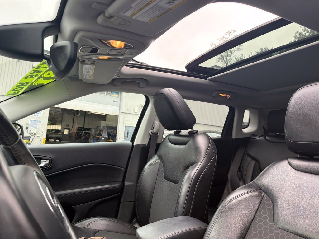 Certified Used 2018 Black Jeep Latitude image 8