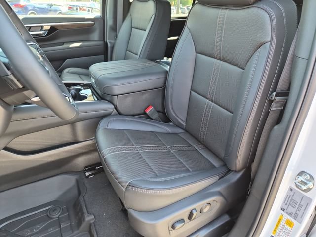 2026 Chevrolet Suburban High Country - Photo 13
