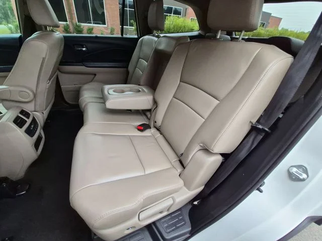 Used 2022 White Honda EX-L image 28
