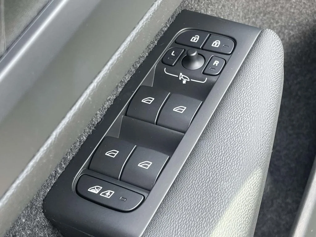 Used 2023 Sage Green Metallic Volvo Ultimate image 7