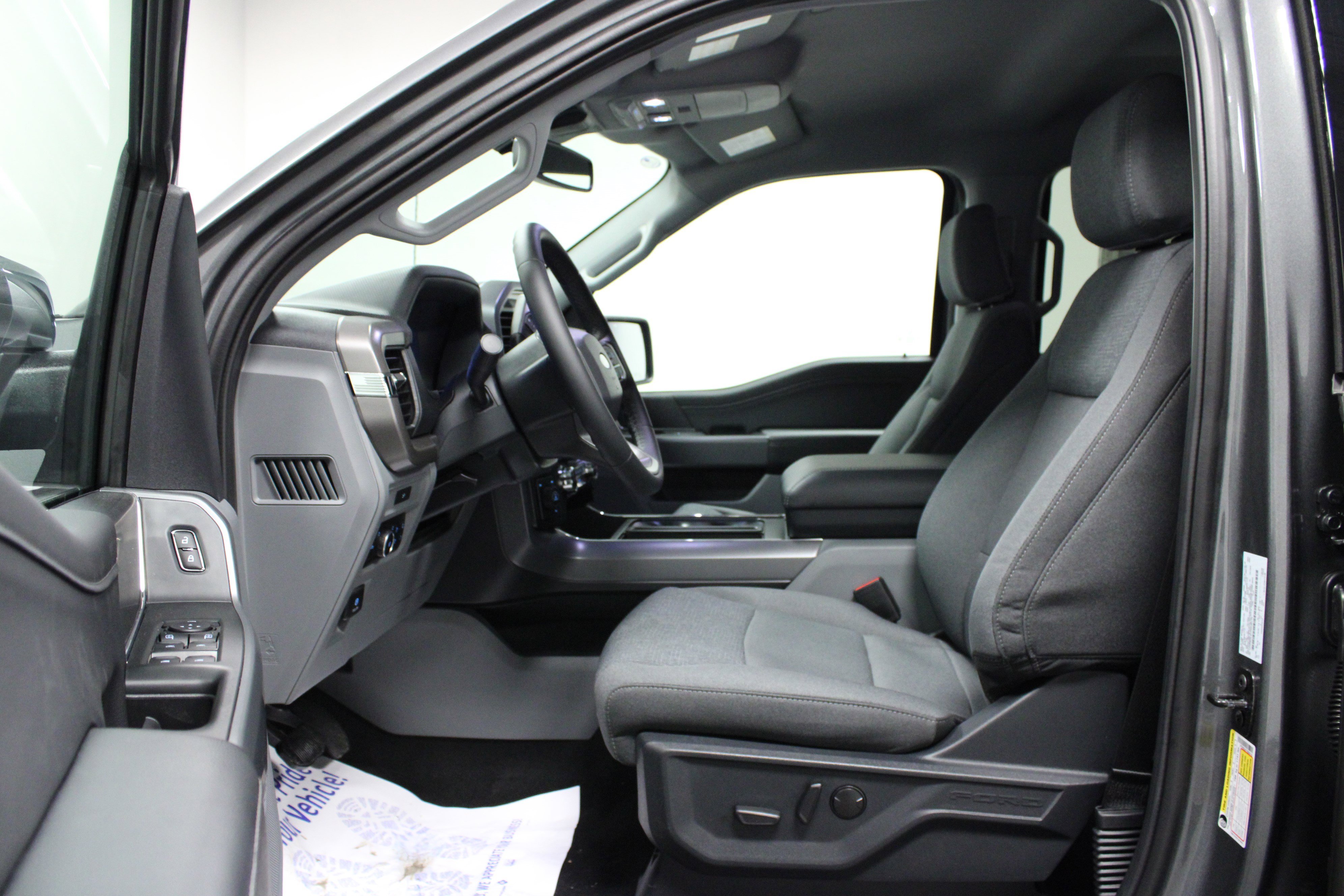New 2026 Carbonized Gray Metallic Ford XLT image 12