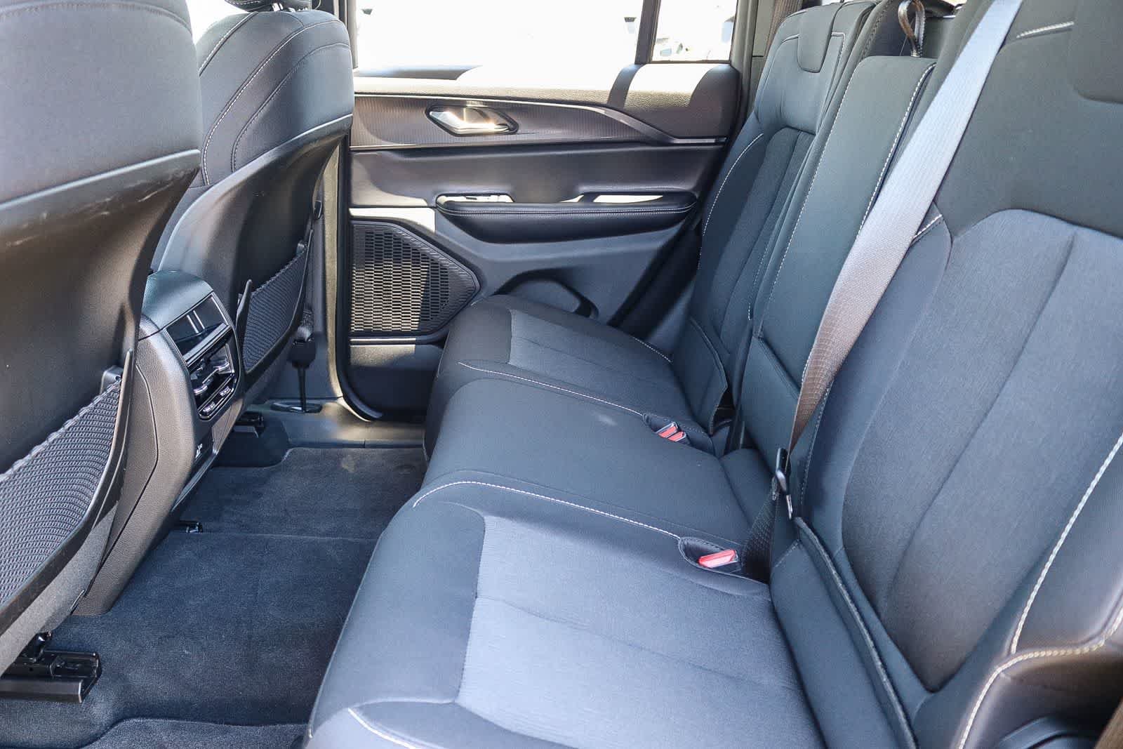 Used 2025 Diamond Black Crystal Pearlcoat Jeep Laredo X image 19