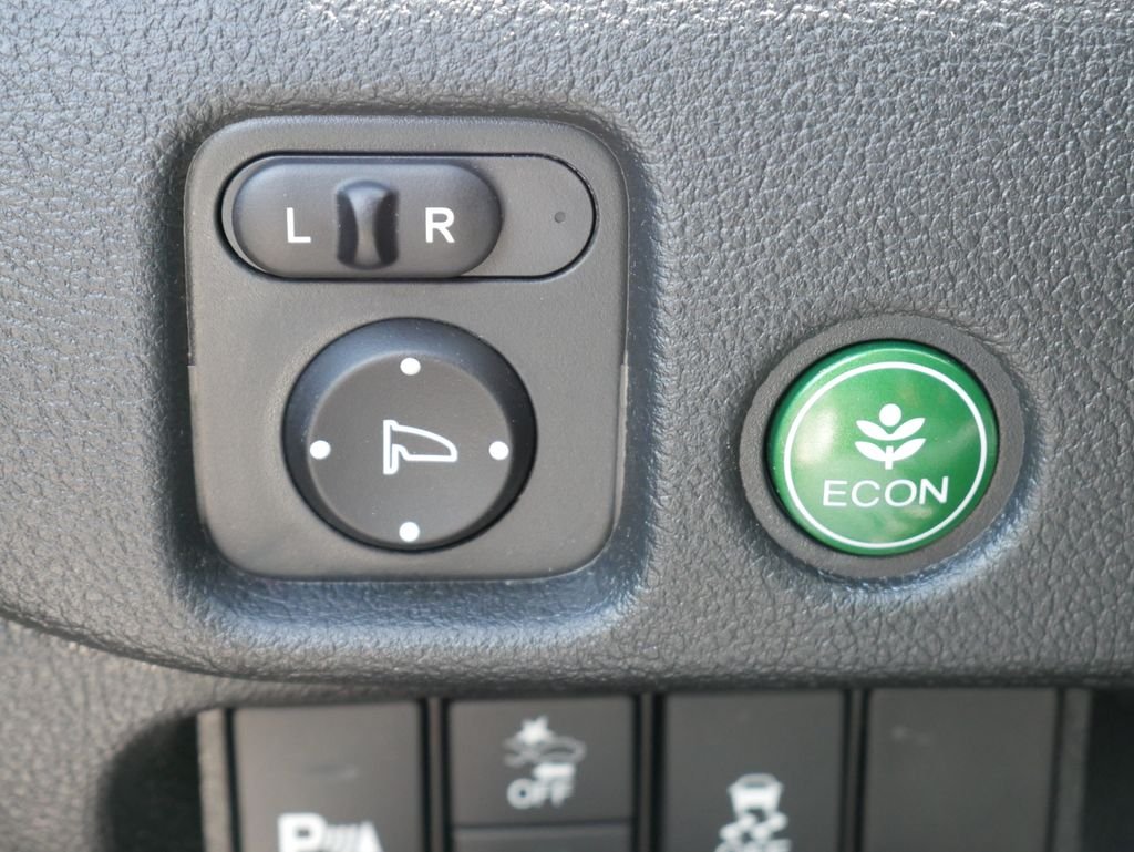Used 2022 White Honda Touring image 37