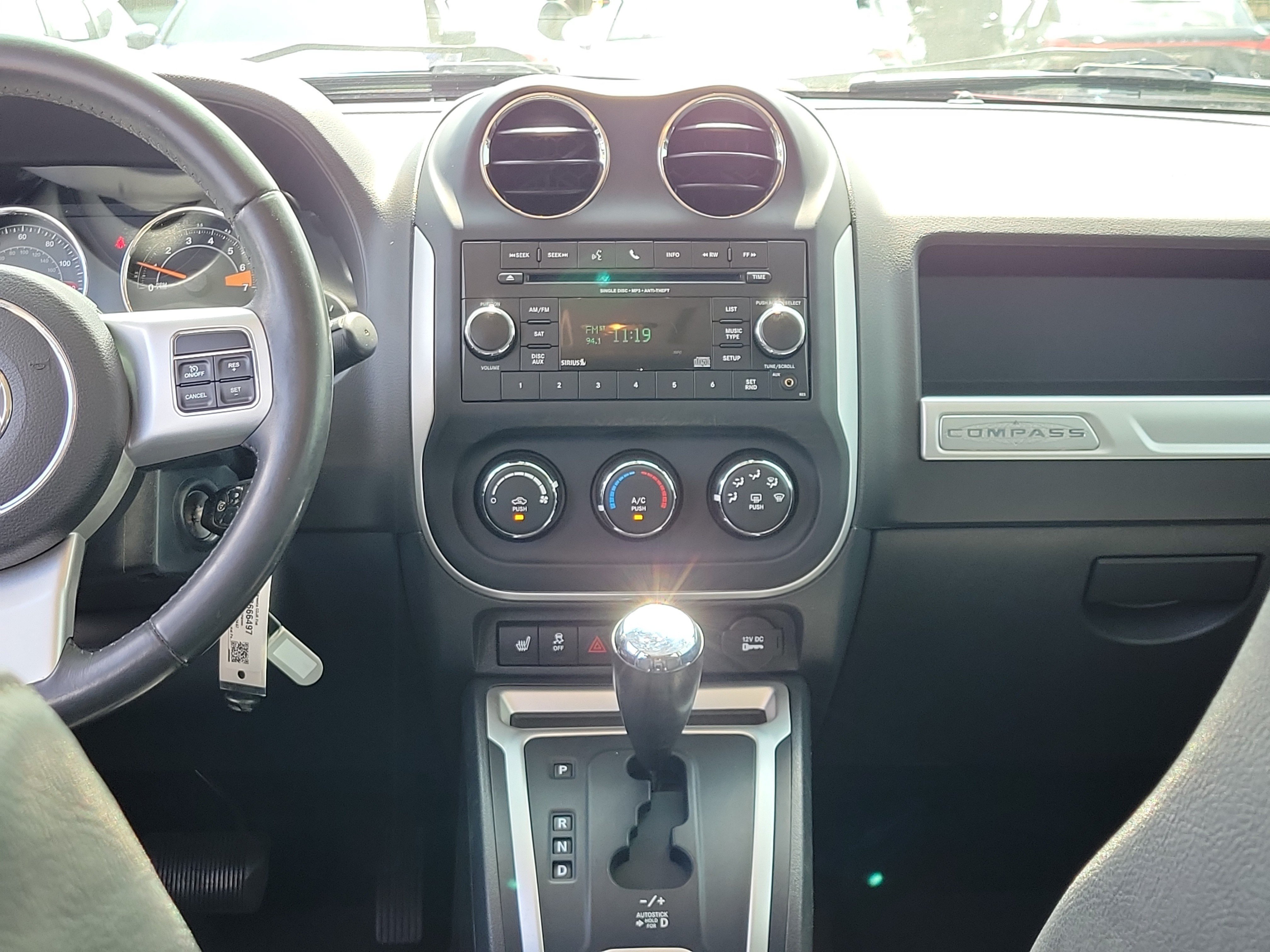 Used 2016 Deep Cherry Red Crystal Pearlcoat Jeep Latitude image 19