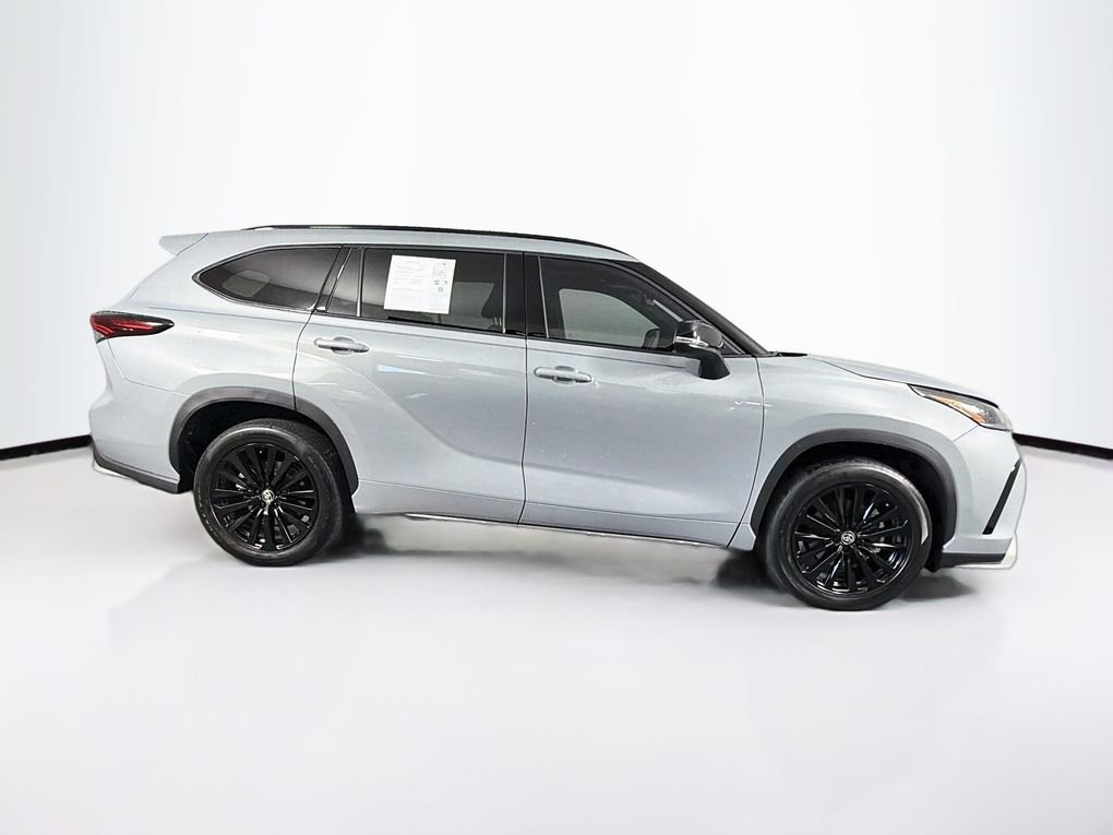 Used 2025  Toyota XSE image 11