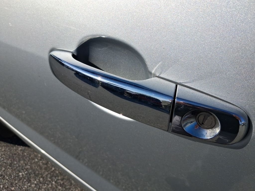 Used 2016 Silver Chevrolet 2LT image 21