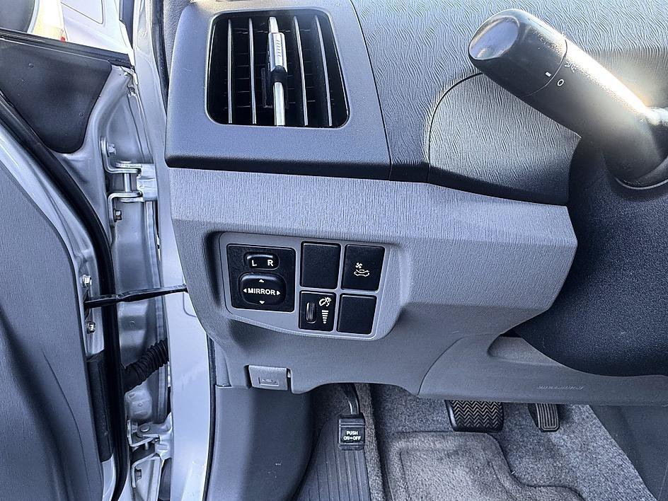 Used 2010 Silver Toyota I image 22