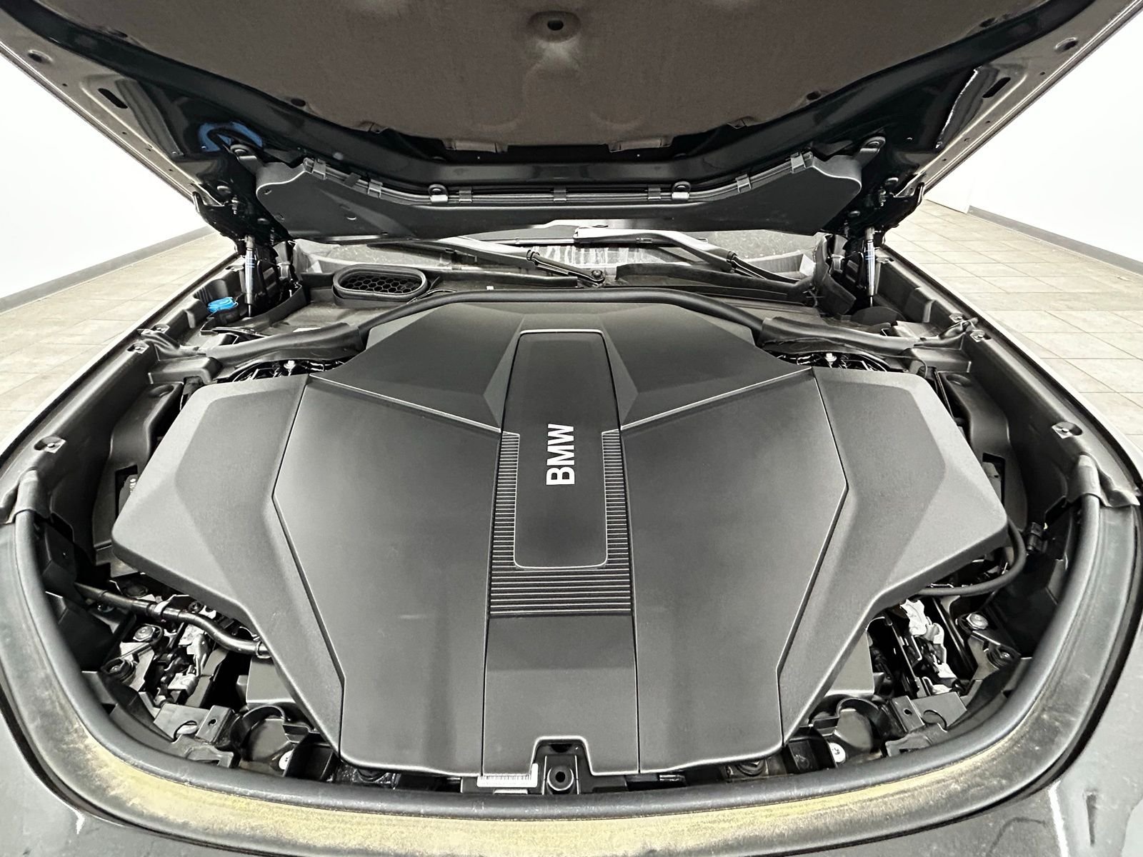 New 2026 Black Sapphire Metallic BMW xDrive60 image 73