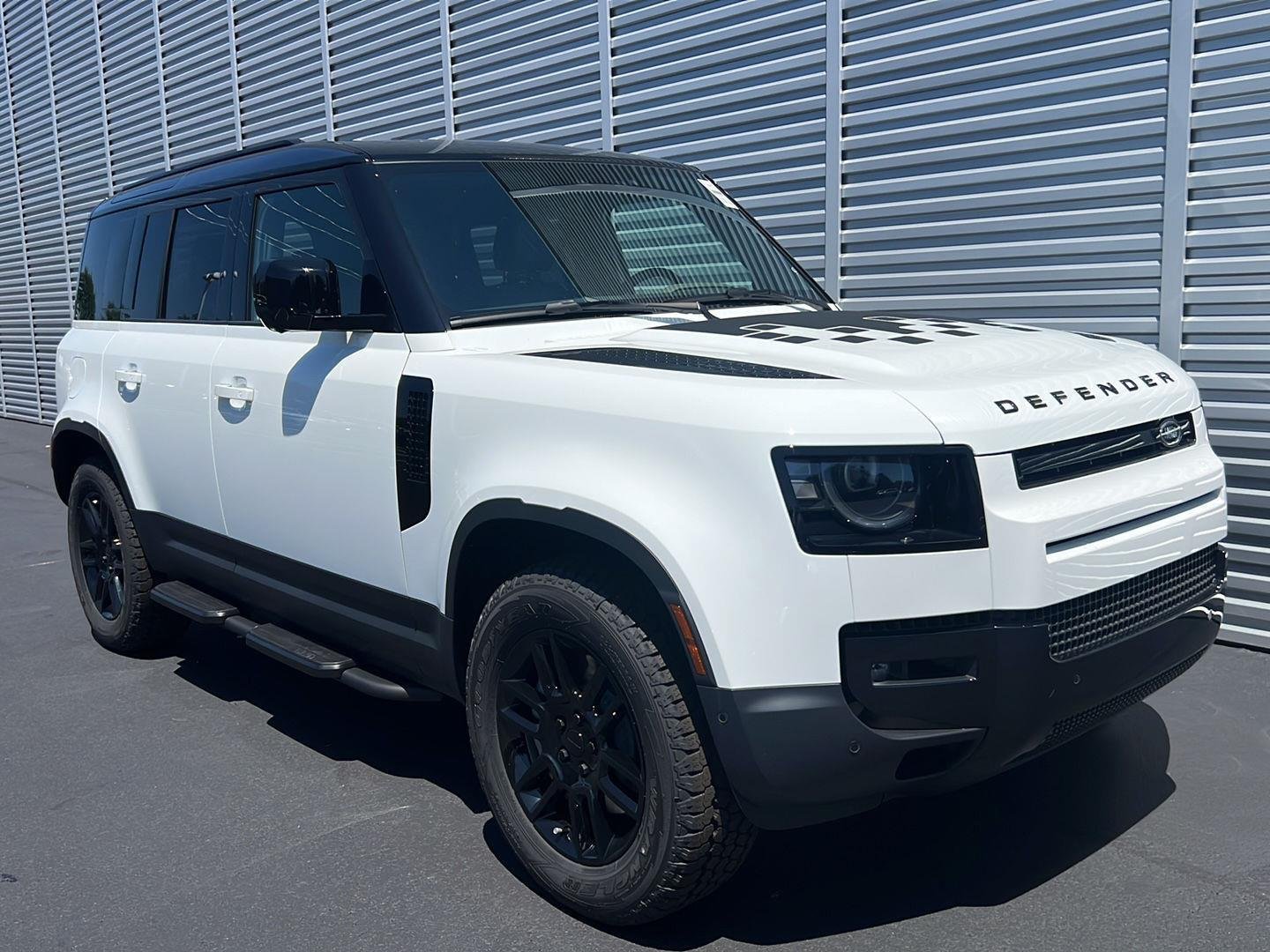 Used 2026 Fuji White Land Rover S image 7