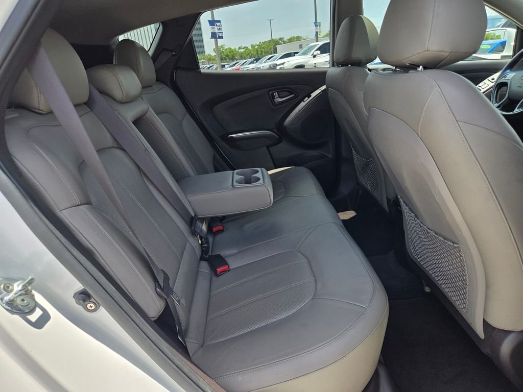Used 2015 White Hyundai Limited image 15