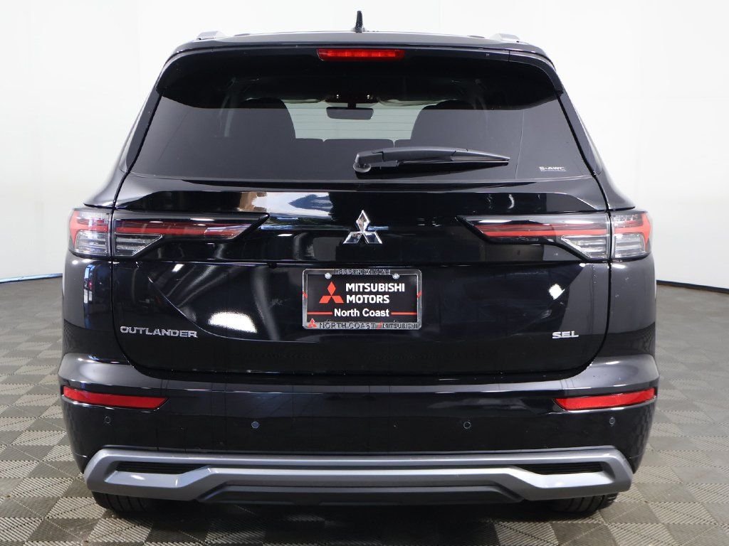 2025 Mitsubishi Outlander SEL - Photo 16