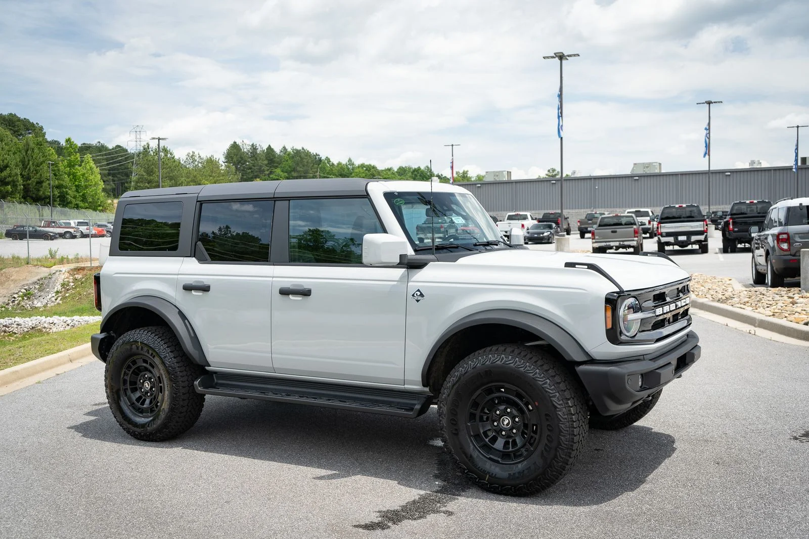 New 2026 Avalanche Gray Ford Outer Banks® image 12