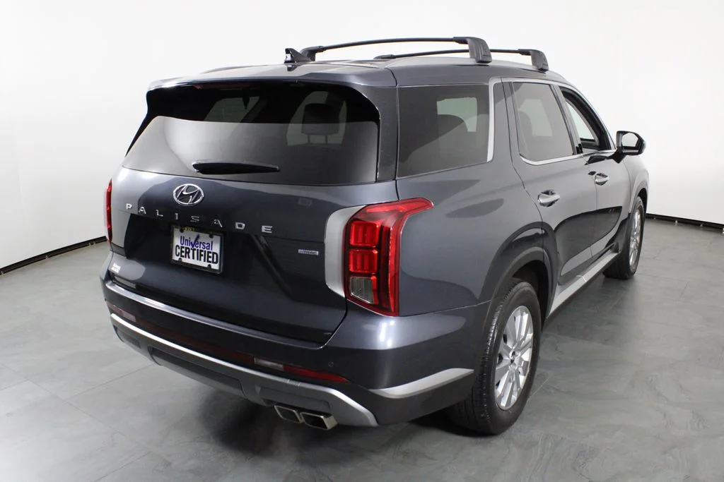 Used 2024 Gray Hyundai SEL image 4