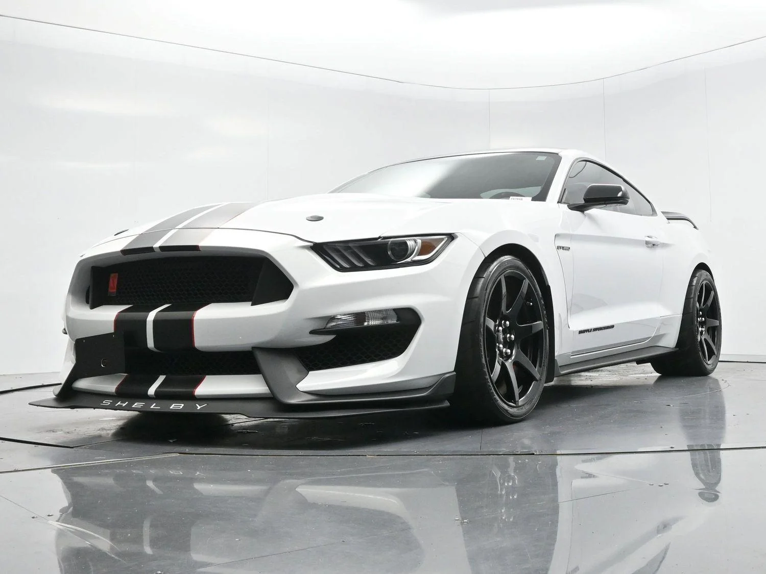 Used 2019 White Ford Shelby GT350 image 46