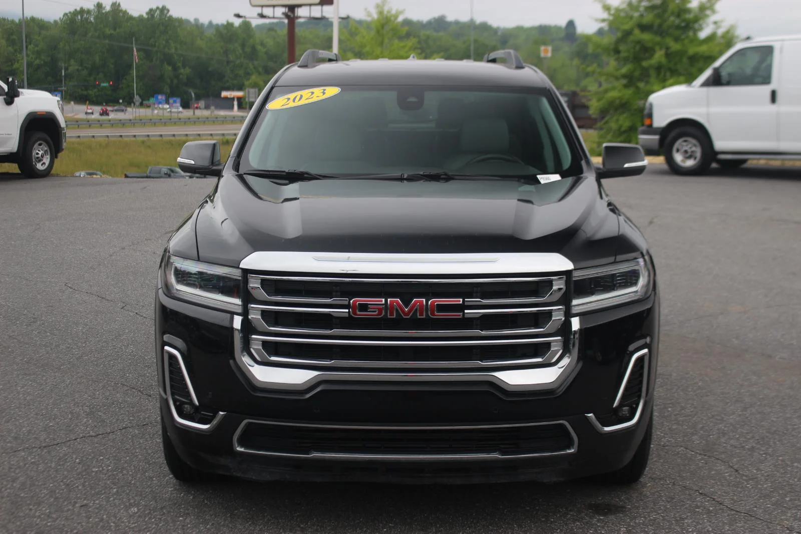 Used 2023 Ebony Twilight Metallic GMC SLT image 2