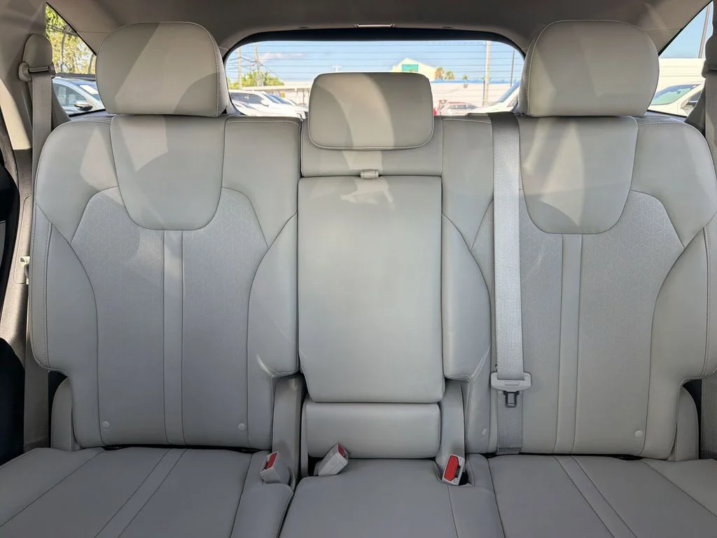 Used 2023 Silver Kia S image 13