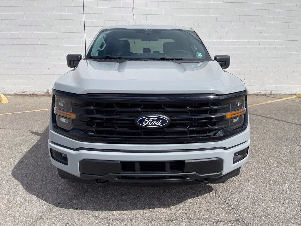New 2026 Avalanche Ford XLT image 2