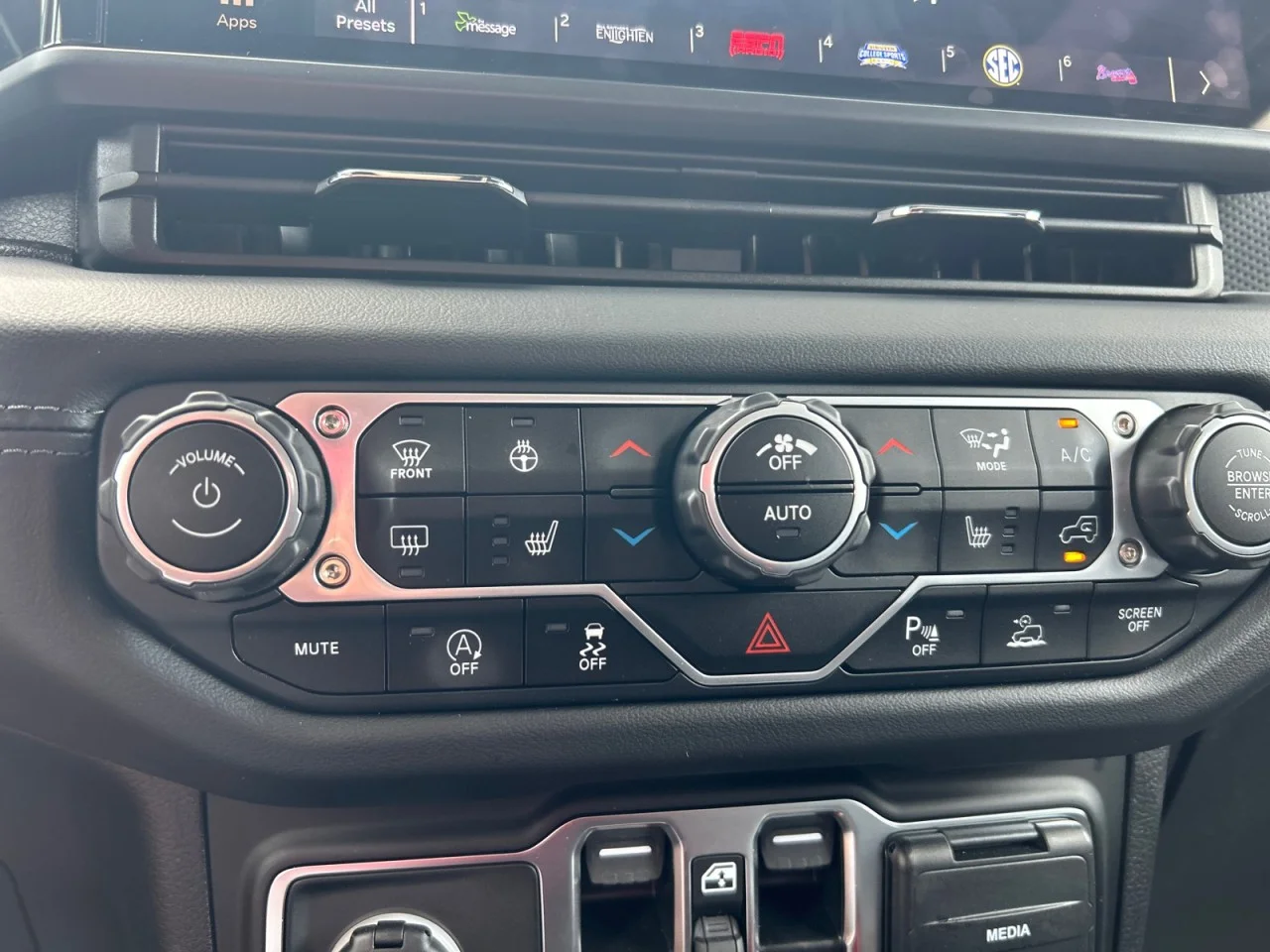 Used 2025 White Jeep Rubicon X image 15