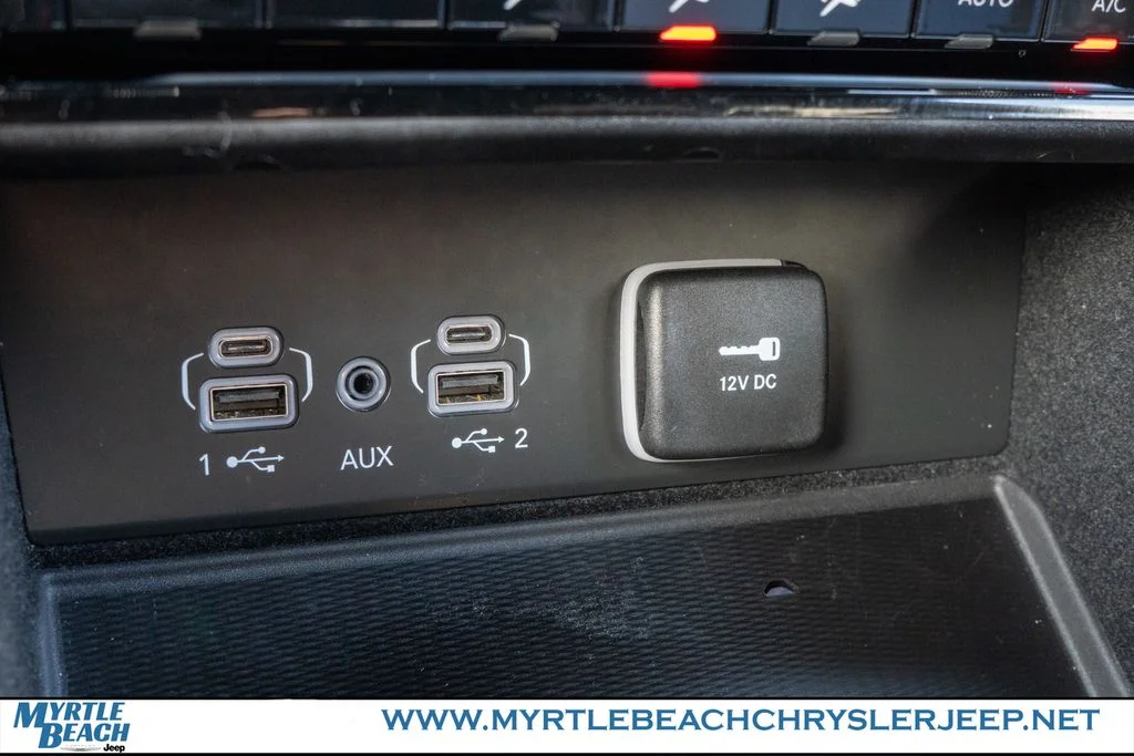 Certified Used 2021 Diamond Black Jeep Summit image 25