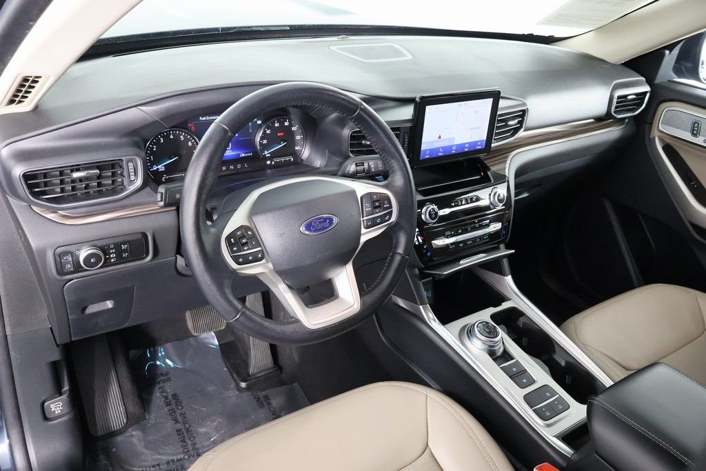 Used 2023 Blue Ford Limited image 7