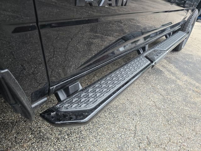 New 2026 Diamond Black Crystal Pearl-Coat Exterior Paint RAM Laramie image 28