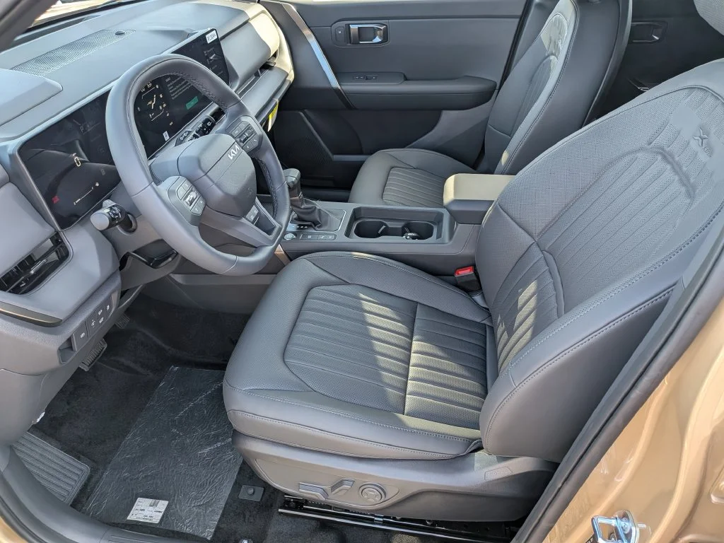 New 2027 Terrain Brown Kia X-Line S image 45