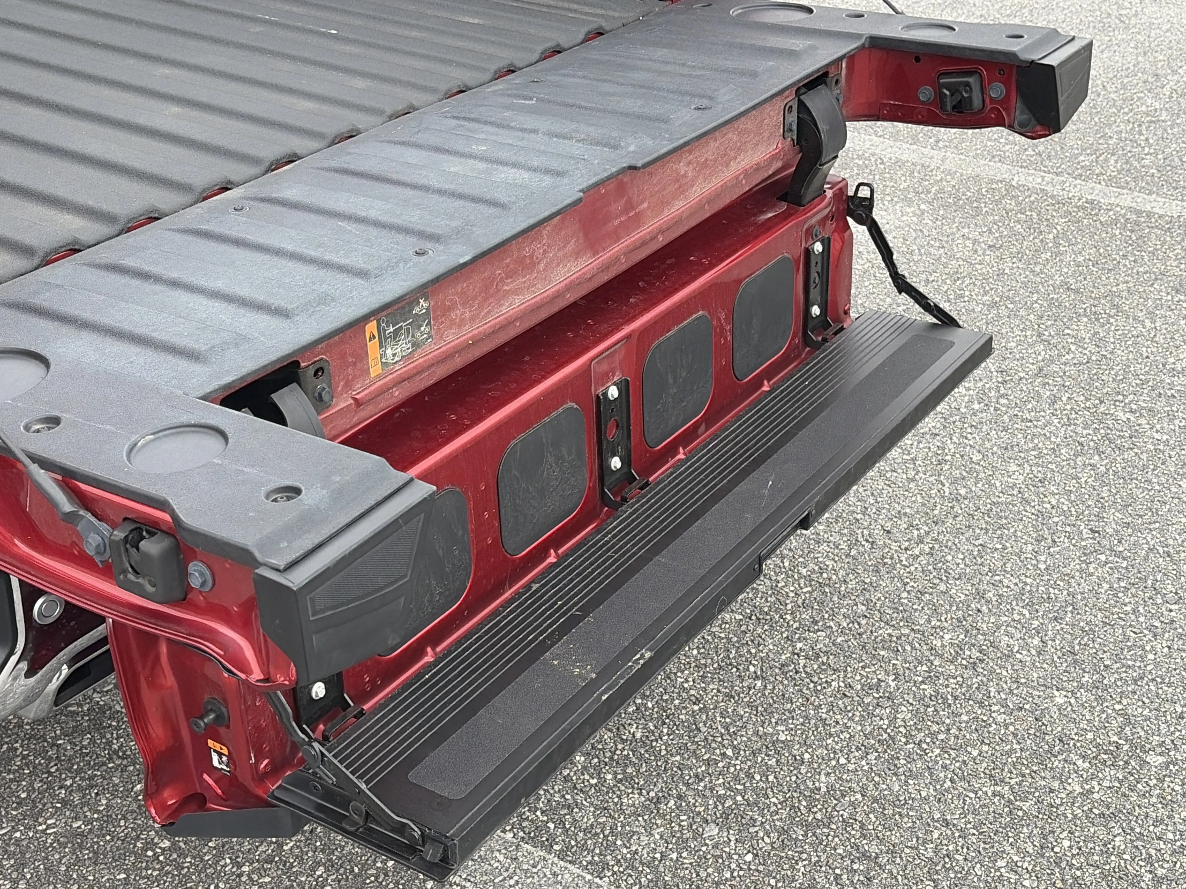 2024 GMC Sierra 1500 SLT - Photo 36