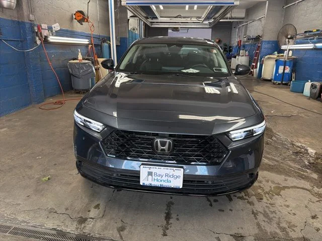 Used 2023 Gray Honda EX-L image 2
