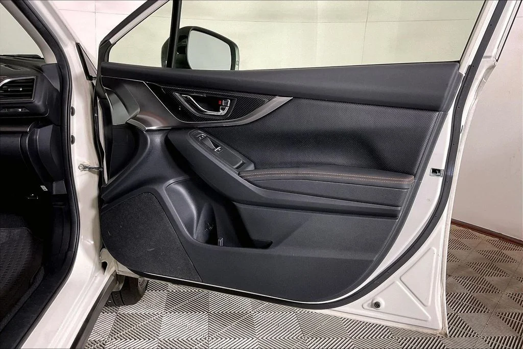 Used 2018 White Subaru 2.0i Limited image 22
