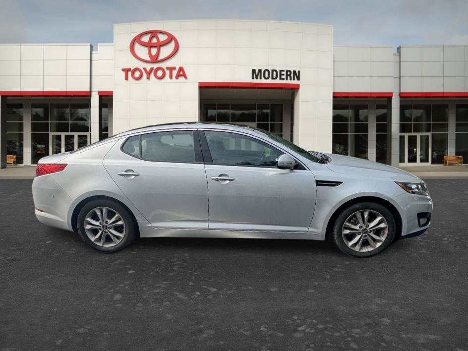 Used 2011 Bright Silver Kia EX image 18